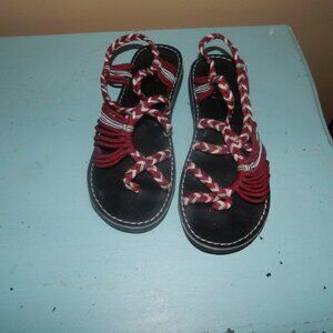 Vines Islandwear Sandals Size 7